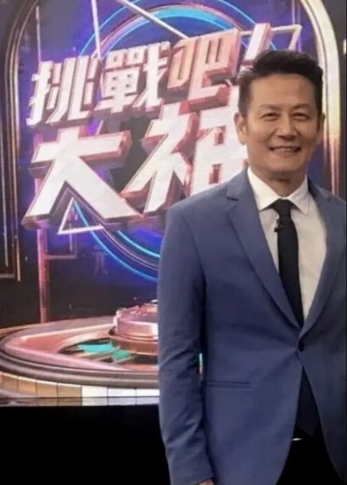 【和亲侄女的真实叙事】侄女逃课找我玩没忍住内射了，现在例假过了十来天了，感觉这次怀孕了！ - AVLove海报